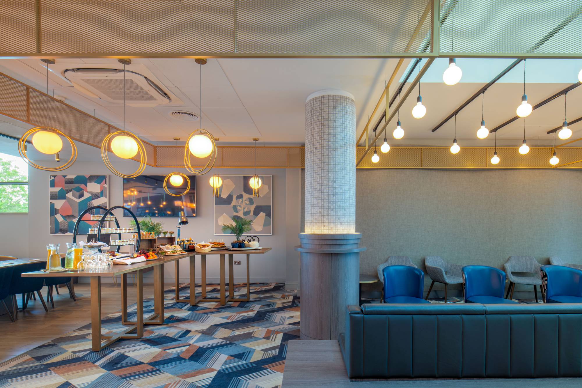 Crowne Plaza Birmingham NEC — Working lunch with seating in bar
