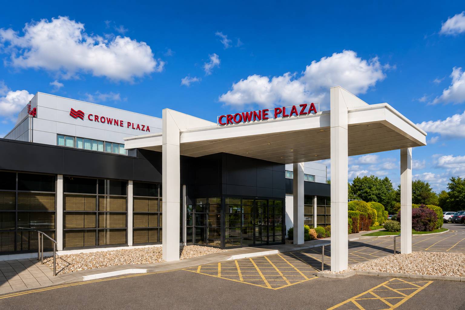Crowne Plaza Manchester Airport — Exterior Image