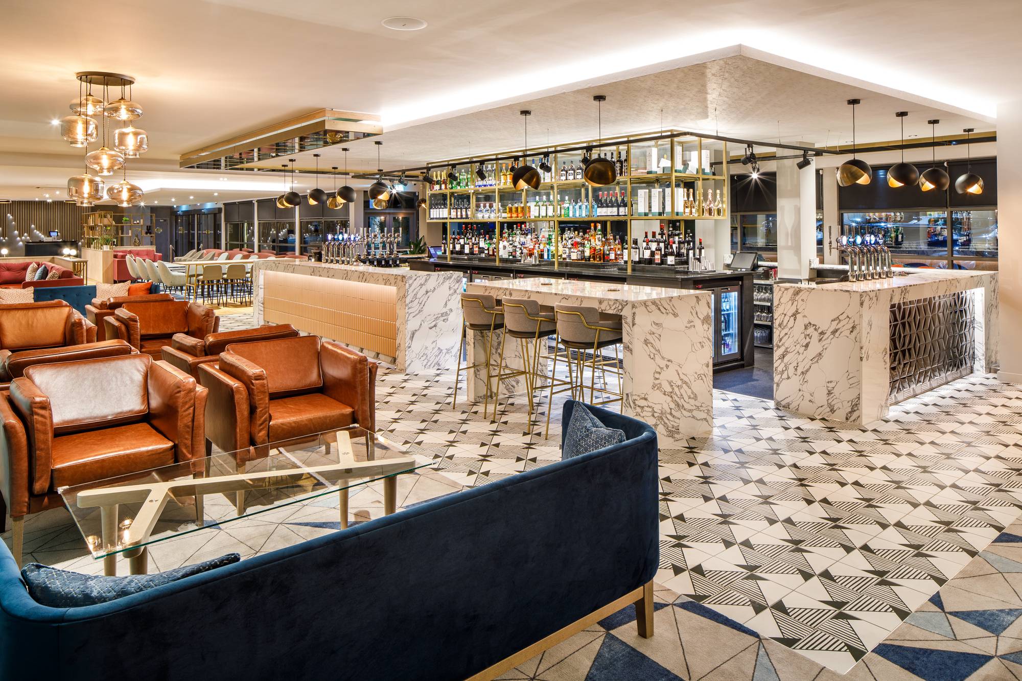 Crowne Plaza Manchester Airport — Open Lobby Bar