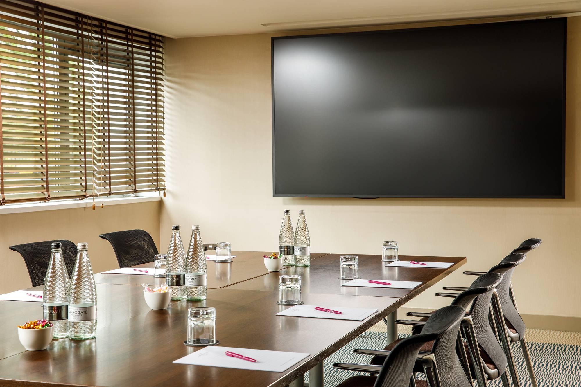 Crowne Plaza Manchester Airport — Meeting Room