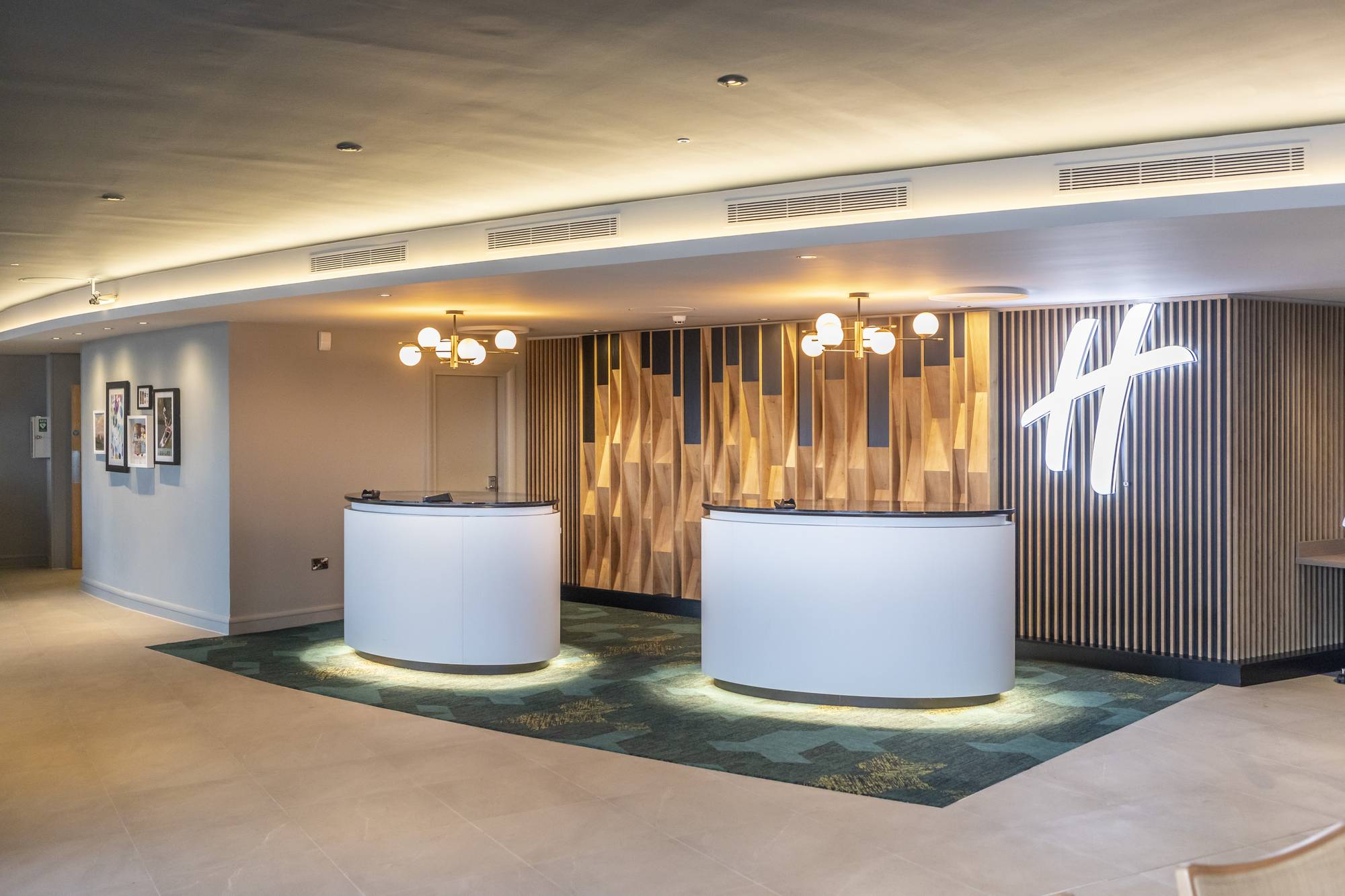 Holiday Inn Oxford — Reception Area
