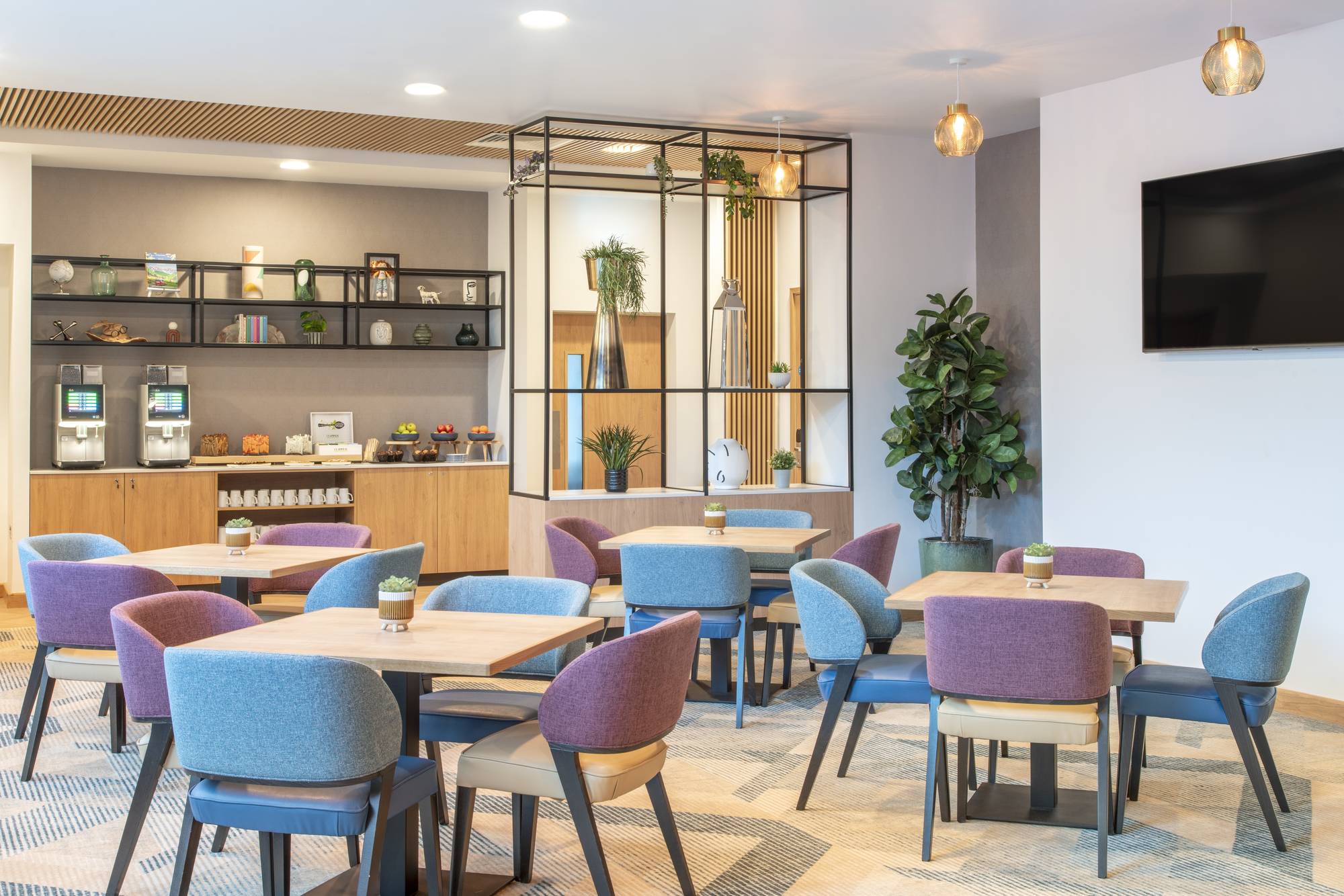Holiday Inn Oxford — Breakout Space - M&E